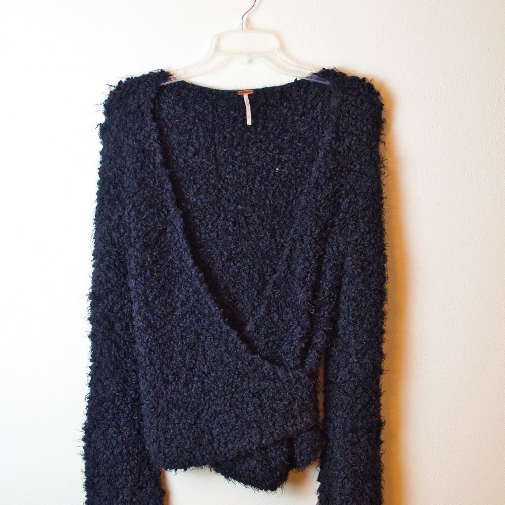 Free People Fuzzy Black V Neck Chunky Sweater Size S - Picture 2 of 7